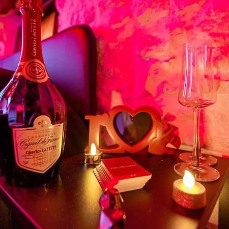 Love Room - Sauna - Secret Suite Au Calme เอตอมป์ส ภายนอก รูปภาพ
